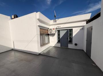 PH · 78m² · 3 Ambientes · 2 Cocheras · PH Venta Wilde Frente Apto Crédito Casa 3 Ambientes Cochera Patio