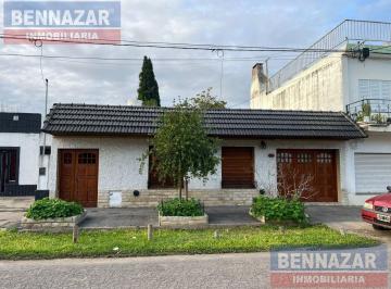 Casa · 226m² · 5 Ambientes · 1 Cochera · Casa en San Pedro