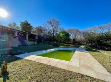 Casa de 5 ambientes, Cosquín · Casa en Venta, 3 Dorm., Pileta, Quincho, 3 Cocheras, Patio, en Molinari, Cosquín