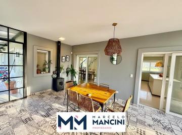 Casa · 320m² · 6 Ambientes · 2 Cocheras · Casa en Barrio Fincas de San Vicente