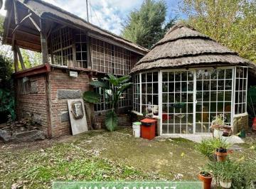 Casa · 1207m² · 2 Ambientes · 1 Cochera · Se Vende Quincho Sobre un Terreno de 1207 m², Listo Para Escriturar en Lezica y Torrezuri, Luján.