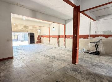Bodega-Galpón · 133m² · 4 Ambientes · Galpón en Alquiler en Avellaneda