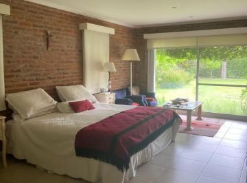 Casa · 310m² · 4 Dormitorios · 2 Cocheras · Casa - Talar del Lago I, con Dormitorio en Planta Baja!