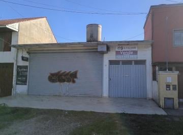 Frente · Local Comercial + Deposito Sobre Av Della Paolera