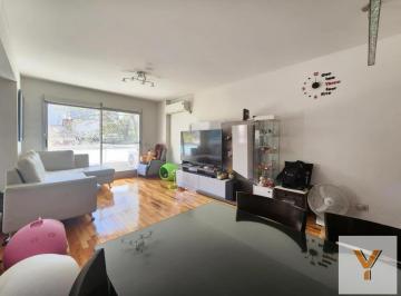 Departamento · 130m² · 4 Ambientes · Departamento en Venta - 3 Dorm. 3 Baños - Flores