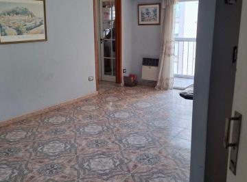 Departamento de 3 ambientes, Lomas de Zamora · Departamento 3 Ambientes Excelente Ubicación, Sobre Av Alsina