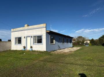 Casa · 110m² · 5 Ambientes · Casa en Venta con 3 Dorm. + Quincho Mar de Cobo, Lote de 880 m²