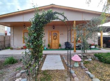 Casa · 90m² · 3 Ambientes · Venta Casa Amoblada con Piscina Corralitos