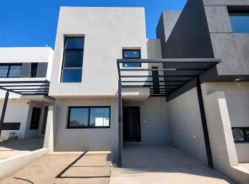 Casa · 165m² · 7 Ambientes · 1 Cochera · Hermoso Duplex de 3 Dor en Lomas de Manantiales!