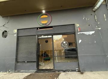 Local comercial · 50m² · 2 Ambientes · Alquiler de Local Comercial 50 m² en Parque Patricios