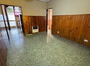 Casa de 3 ambientes, Quilmes · Venta Casa 3 Ambientes con Cochera y Patio