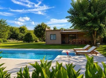 Casa · 70m² · 3 Ambientes · ¡Tu Casa Soñada en La Araucaria Te Espera! Lobos
