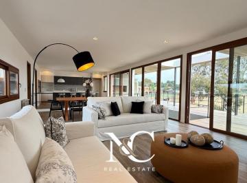 Casa · 260m² · 6 Ambientes · 1 Cochera · Casa en Venta en Costa Esmeralda Fondo Libre Al Polo Gas Natural 5 Dorm.