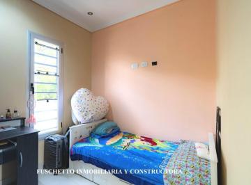 Casa · 184m² · 7 Ambientes · 2 Cocheras · Casa en Venta de 6 Ambientes en Ciudad Evita