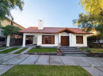 Casa de 7 ambientes, Ciudad de Mendoza · Dueño Vende Casa en Barrio Dalvian (Puerta 5, Primera Cuadra Desde L