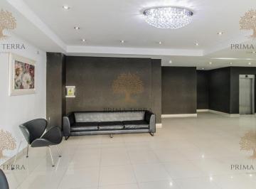Departamento · 80m² · 3 Ambientes · Departamento 3 Ambientes de Categoría Sobre Av Rivadavia