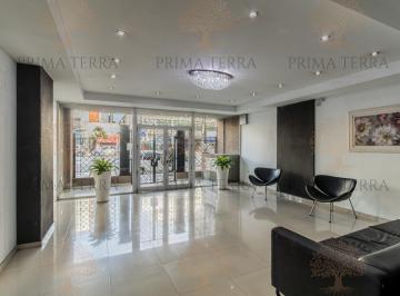 Departamento · 80m² · 3 Ambientes · Departamento 3 Ambientes de Categoría Sobre Av Rivadavia