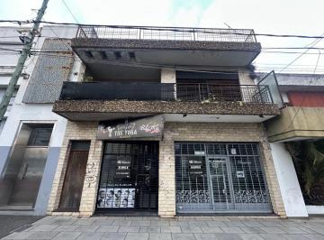 Departamento de 3 ambientes, San Andrés · Venta en Block Departamento 3 Ambientes/ 2 Locales Comerciales/ Vivienda a Refaccionar con Fondo Lib