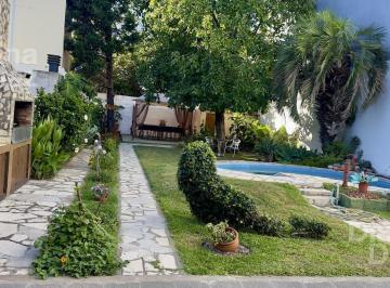 Casa · 99m² · 3 Ambientes · 1 Cochera · Casa en Villa Luzuriaga