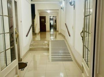 Departamento de 4 ambientes, Almagro · Excelente Departamento a Reciclar de 3 Ambientes con Dependencia, Muy Luminoso con Balcon Al Contraf