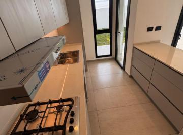 Casa · 153m² · 7 Ambientes · 1 Cochera · Venta Duplex Premium en Campo Chico 3 Dorm
