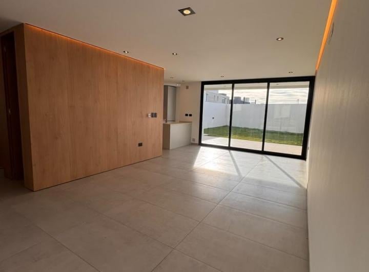 Casa · 153m² · 7 Ambientes · 1 Cochera