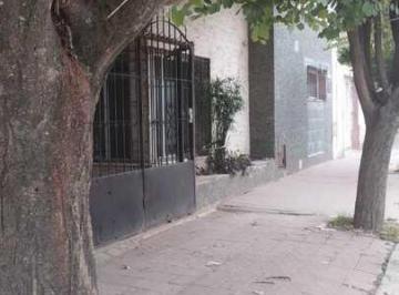 SANMARTINFRENTE2.jpg · Venta 2 Casas en Una! en Barrio San Martin, Ideal Para Renta.