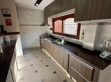 Casa 372m² Venta Remedios de Escalada · Casa en Venta de 5 Ambientes R. de Escalada
