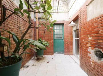 PH · 127m² · 4 Ambientes · Venta PH de 4 Ambientes en Paternal - Dos Plantas - Patio - Terraza - Parrilla - Permuta - Financia