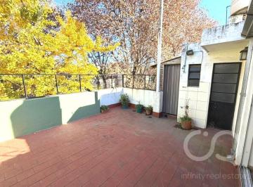 Casa · 83m² · 4 Ambientes · 1 Cochera · Casa en Flores