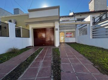 Casa de 8 ambientes, Córdoba · Alquiler Nuevo Poeta Dos Dorm. Excelente