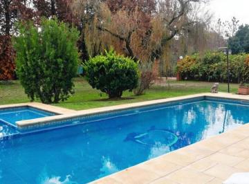 Quinta vacacional · 90m² · 3 Ambientes · 5 Cocheras · Alquiler Anual Sin Muebles El Remanso Casa 3 Ambientes