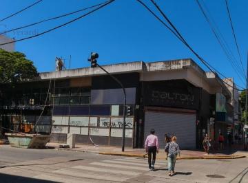 Local comercial · 550m² · Local en Flores