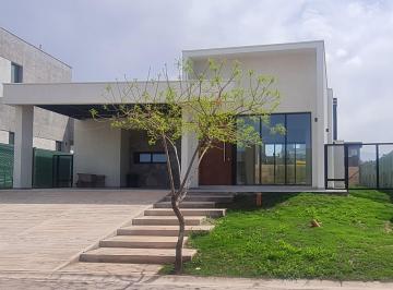 Casa · 210m² · 5 Ambientes · 2 Cocheras · Dueño Vende Casa a Estrenar