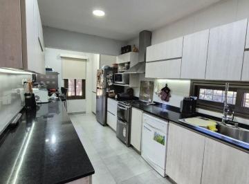 Casa de 5 ambientes, Rodeo del Medio · Oportunidad Real de Compra. Hermosa Casa en Rodeo del Medio. Mendoza