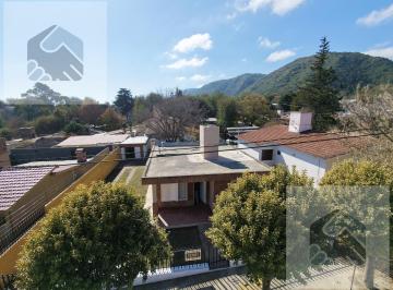 Casa · 120m² · 6 Ambientes · 1 Cochera · Casa en Sol y Rio de 2 Dorm. a 400 m del Rio.