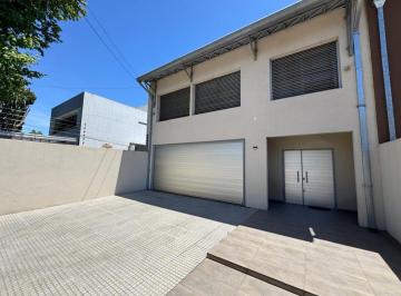 Casa · 317m² · 6 Ambientes · 3 Cocheras · Hermosa Casa Tipo Americana Acassuso Hipodromo