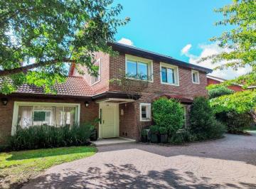 Casa · 347m² · 6 Ambientes · 1 Cochera · Venta Casa - Club de Campo Pueyrredon Pilar