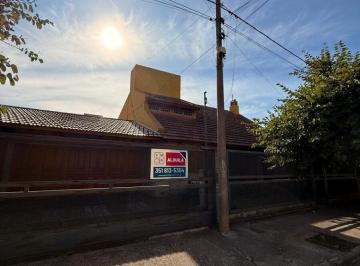 Casa · 520m² · 10 Ambientes · 4 Cocheras · Alquiler Amplia Casa 2 Dorm.! Villa Revol