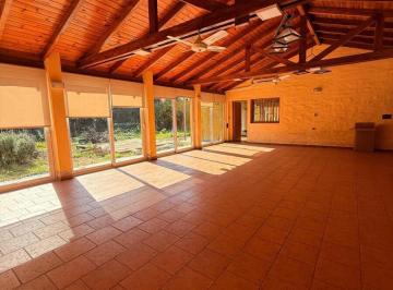 Casa · 198m² · 10 Ambientes · 4 Cocheras · Alquiler Casa Amplia de Dos Dorm. en Villa Revol