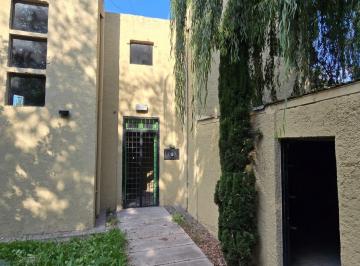 Local comercial · 357m² · 4 Ambientes · 6 Cocheras · Local en Chacras de Coria
