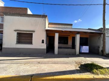 Casa · 90m² · 3 Ambientes · 2 Cocheras · Casa en Magdalena