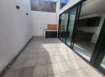 Casa de 3 ambientes, Rosario · Casa de Pasillo - Patio con Parrillero - Sin Expensas