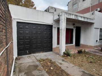 Casa · 100m² · 3 Ambientes · 2 Cocheras · Venta Casa 3 Ambientes con Cochera