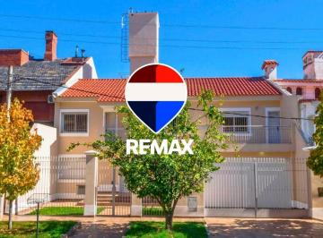 Casa · 667m² · 9 Ambientes · 2 Cocheras · Casa Venta Tres Cerritos con Pileta Zona Sporting