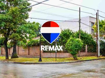 Casa · 124m² · 5 Ambientes · 1 Cochera · Casa en Venta Barrio Tres Cerritos Esquina