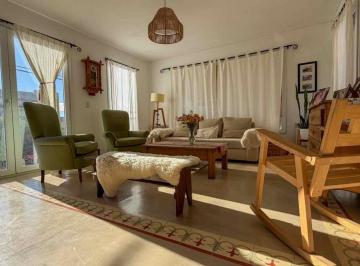Casa · 171220m² · 4 Ambientes · 1 Cochera · Casa 3 Dorm en Barrio Uncas - Tandil