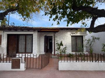 Casa · 137m² · 4 Ambientes · Venta Casa 3 Habitaciones B° Bancario Godoy Cruz