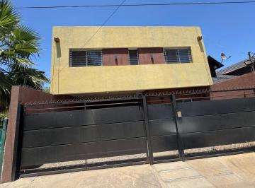 Casa · 242m² · 5 Ambientes · 1 Cochera · Venta Casa 5 Amb C/jardin Apto Credito - Moreno