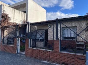 Casa · 74m² · 4 Ambientes · 1 Cochera · Venta Casa 4 Ambientes Lomas del Mirador